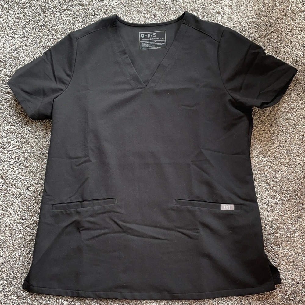 Black medium women’s FIGS scrub top
